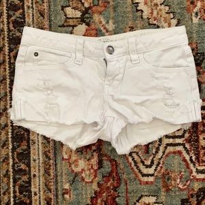 5/25 ❤️! Mossimo white denim shorts!